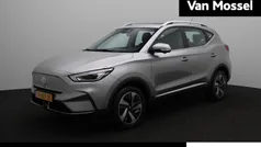 Grijs, metallic lak Gebruikt 2023 MG ZS Luxury Sedan | € 21.444 (Eerlijke prijs)
