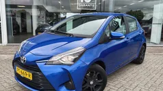 Blauw Gebruikt 2017 Toyota Yaris Hatchback | € 13.900 (Eerlijke prijs)