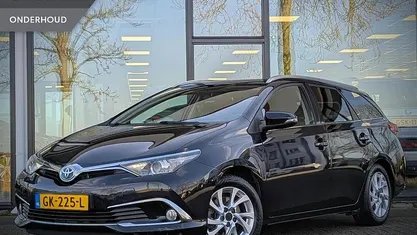 Occasion 2015 Toyota Auris Hybrid Stationwagen | € 12.995 (Eerlijke prijs)