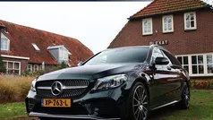 Groen, metallic lak Gebruikt 2019 Mercedes C300 Premium Plus Stationwagen | € 29.945 (Eerlijke prijs)
