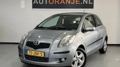 Grijs Gebruikt 2009 Toyota Yaris Luna Hatchback | € 3.999 (Eerlijke prijs)
