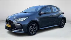 Grijs Gebruikt 2022 Toyota Yaris Hybrid Hatchback | € 20.945 (Eerlijke prijs)