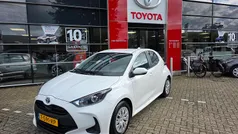 Gebruikt 2023 Toyota Yaris Hybrid Active Hatchback | € 22.950 (Eerlijke prijs)