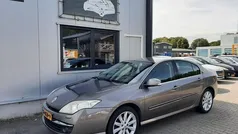 Grijs Gebruikt 2009 Renault Laguna III Dynamique Hatchback | € 1.949 (Eerlijke prijs)