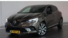 Bruin Gebruikt 2021 Renault Clio V Initiale Paris Hatchback | € 17.945 (Eerlijke prijs)