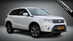 Wit (metallic) Gebruikt 2018 Suzuki Vitara Exclusive SUV | € 13.950 (Goede deal)