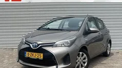 Bruin, metallic lak Gebruikt 2015 Toyota Yaris Hatchback | € 8.248 (Goede deal)