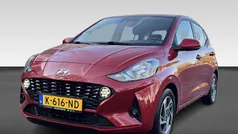 Rood Gebruikt 2021 Hyundai i10 Comfort Hatchback | € 11.230 (Eerlijke prijs)