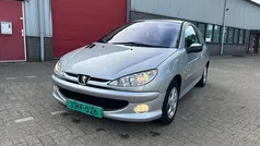 Grijs Gebruikt 2003 Peugeot 206 Quiksilver Hatchback | € 875 (Eerlijke prijs)