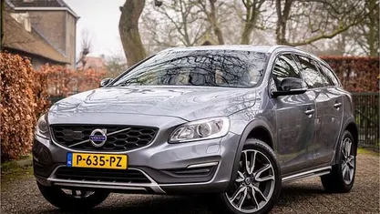 Occasion Volvo V60 CC Summum 245 PK (180 kW) 2016 Grijs (metallic) Stationwagen