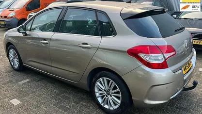Occasion 2011 Citroën C4 Tendance Hatchback | € 2.650 (Eerlijke prijs)