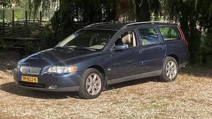 Blauw Gebruikt 2005 Volvo V70 Stationwagen | € 3.500 (Eerlijke prijs)