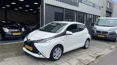 Wit Gebruikt 2017 Toyota Aygo X-play Hatchback | € 7.450 (Eerlijke prijs)