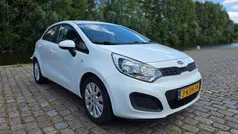 Wit Gebruikt 2012 Kia Rio Hatchback | € 6.499 (Eerlijke prijs)