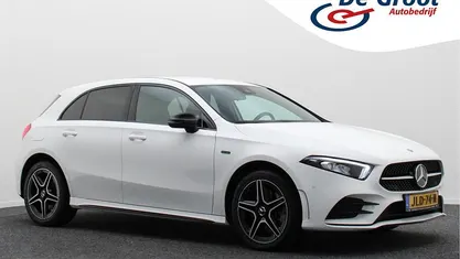 Wit Gebruikt 2021 Mercedes A250 Business Hatchback | € 25.950 (Super prijs)