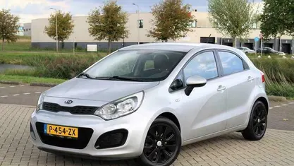 Occasion Kia Rio Comfort 86 PK (63 kW) 2012 Grijs Hatchback