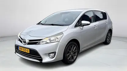 Grijs Occasion 2015 Toyota Verso Business Edition MPV | € 14.450 (Eerlijke prijs)