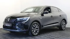 Zwart, metallic lak Gebruikt 2024 Renault Arkana SUV | € 27.999 (Eerlijke prijs)