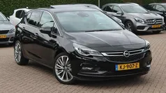 Zwart Gebruikt 2016 Opel Astra Innovation Hatchback | € 9.950 (Eerlijke prijs)