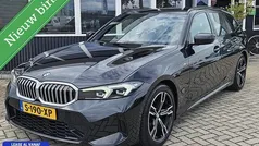 Zwart Gebruikt 2023 BMW 320 M Sport Stationwagen | € 38.950 (Eerlijke prijs)