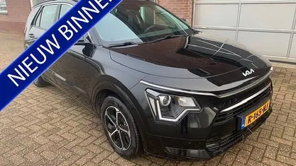 Zwart (metallic) Gebruikt 2022 Kia Niro SUV | € 26.950 (Goede deal)