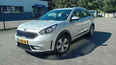 Grijs Gebruikt 2016 Kia Niro Comfort SUV | € 14.950 (Eerlijke prijs)