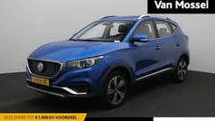 Blauw Gebruikt 2020 MG ZS Luxury Sedan | € 14.995 (Eerlijke prijs)