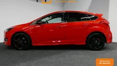 Rood Gebruikt 2016 Ford Focus Style Hatchback | € 10.900 (Eerlijke prijs)