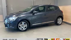 Grijs Gebruikt 2020 Renault Clio V Play Hatchback | € 11.875 (Eerlijke prijs)