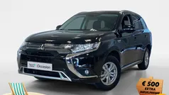 Zwart Gebruikt 2021 Mitsubishi Outlander P-HEV SUV | € 26.450 (Eerlijke prijs)