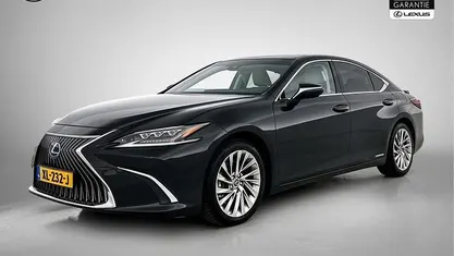 Zwart Gebruikt 2019 Lexus ES300H Executive Line Sedan | € 38.945 (Eerlijke prijs)