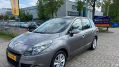 Grijs Gebruikt 2010 Renault Scénic III MPV | € 4.750 (Eerlijke prijs)