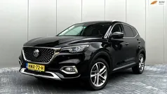 Zwart, metallic lak Gebruikt 2022 MG EHS Luxury SUV | € 21.441 (Eerlijke prijs)