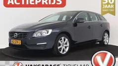 Blauw, metallic lak Gebruikt 2015 Volvo V60 Momentum Stationwagen | € 11.945 (Goede deal)