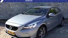 Blauw Gebruikt 2017 Volvo V40 Stationwagen | € 17.694 (Eerlijke prijs)
