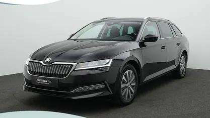 Zwart Occasion 2024 Skoda Superb Business Line Stationwagen | € 35.600 (Eerlijke prijs)