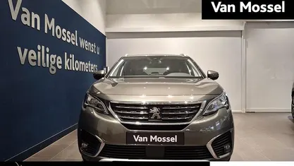 Grijs Gebruikt 2020 Peugeot 5008 Premium SUV | € 22.935 (Eerlijke prijs)