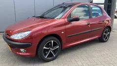 Rood Gebruikt 2001 Peugeot 206 Hatchback | € 950 (Goede deal)