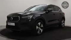 Zwart Gebruikt 2022 Volvo XC40 Core SUV | € 36.900 (Eerlijke prijs)