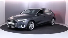 Grijs, metallic lak Gebruikt 2021 Audi A3 Sportback Design Hatchback | € 26.449 (Eerlijke prijs)