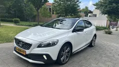 Gebruikt 2014 Volvo V40 CC Summum Stationwagen | € 8.599 (Eerlijke prijs)