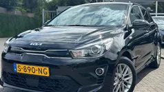 Zwart Gebruikt 2023 Kia Rio Hatchback | € 18.950 (Eerlijke prijs)