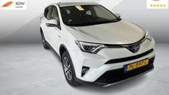 Wit, metallic lak Gebruikt 2017 Toyota RAV4 Hybrid Executive SUV | € 18.450 (Eerlijke prijs)