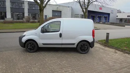 Grijs (metallic) Gebruikt 2009 Fiat Fiorino Basis MPV | € 3.249 (Goede deal)