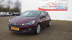 Rood Gebruikt 2018 Opel Astra Innovation Hatchback | € 8.250 (Eerlijke prijs)