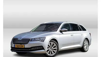 Occasion 2023 Skoda Superb Business Line Stationwagen | € 29.950 (Eerlijke prijs)