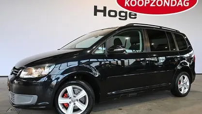 Zwart Gebruikt 2012 VW Touran Highline MPV | € 9.940 (Eerlijke prijs)