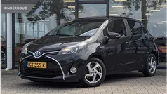 Zwart Gebruikt 2015 Toyota Yaris Hatchback | € 9.995 (Eerlijke prijs)