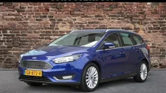 Blauw, metallic lak Gebruikt 2015 Ford Focus Stationwagen | € 8.445 (Eerlijke prijs)