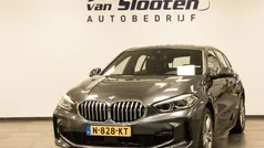 Grijs, metallic lak Gebruikt 2021 BMW 118 Executive Hatchback | € 25.950 (Eerlijke prijs)